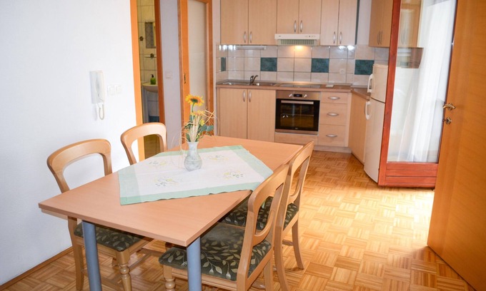 Izola Appartement | Beaucoup d'espace, de lumière et au cœur d'Izola