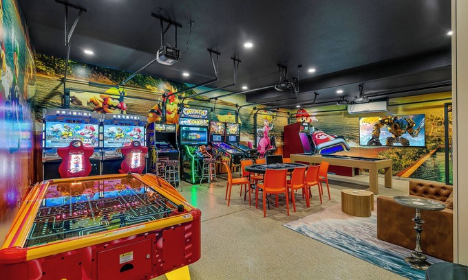 Indio Maison | Lotus Retreat: 7BD Pool Game Rm