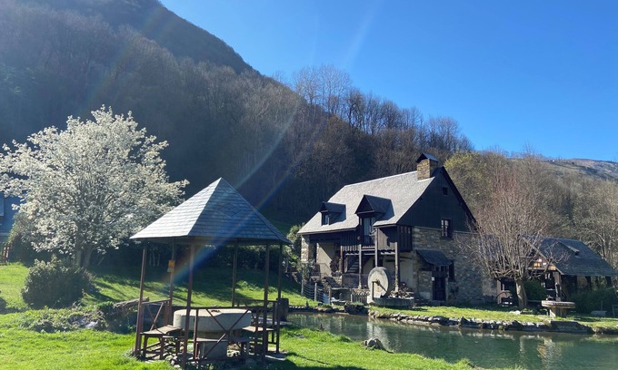 Peyragudes Appartement | Loudenvielle : Charmant appartement sur un vieux moulin à eau - classé 2 étoiles