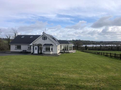 Drumsna Appartement | Lough Aduff Lodge 5 minutes from Carrick on Shannon