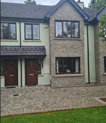 Mohill Maison | Lough Rinn - Mac Raghnaill Court