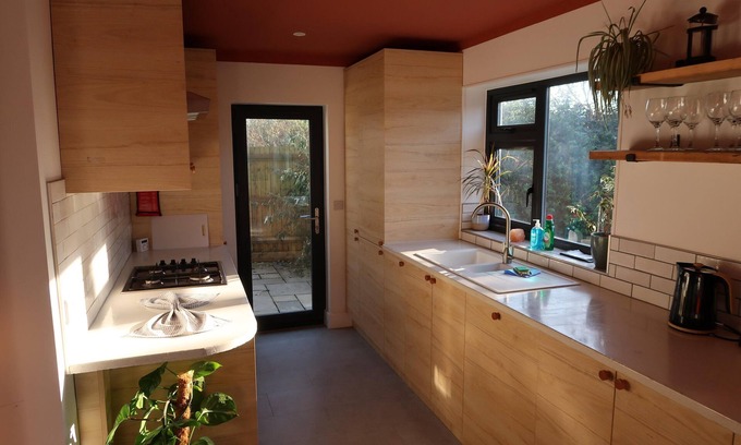 Lancing Maison | Lovable Lancing with Garden & Parking