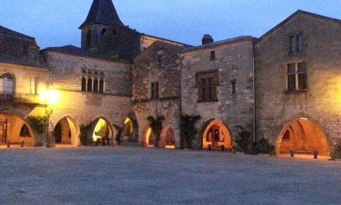 Monpazier Maison | Aimer la vie dans les murs de l'un des 100 plus beaux villages de France!