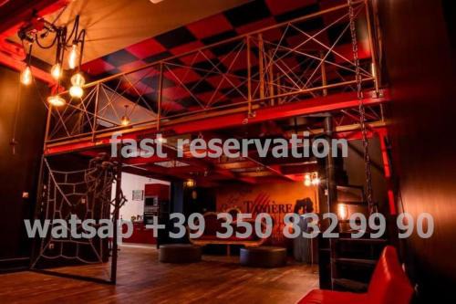 Villefranche-sur-Saone Appartement | Love Room with Dungeon, Hot Tub Private Sauna