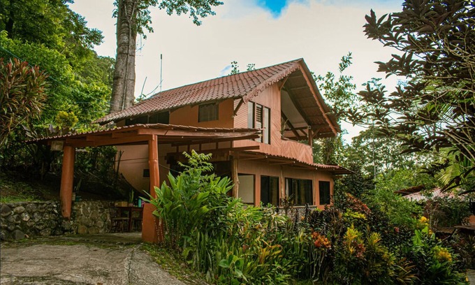 Puerto Viejo de Talamanca Cabine | Lovely Home in Puerto Viejo, Costa Rica. Local Caribbean Authentic Property