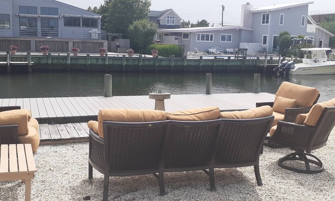 Loveladies Maison | Loveladies Lagoonfront, 3 BR, sleeps 8, 1.5 bath, Private Beach Parking pass