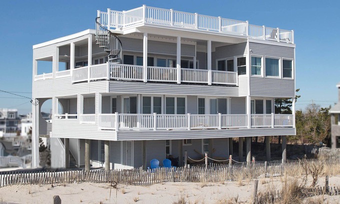 Loveladies Maison | Loveladies - ~ ~ LBI - Stupendous - Cinq / Six Chambre - Oceanfront