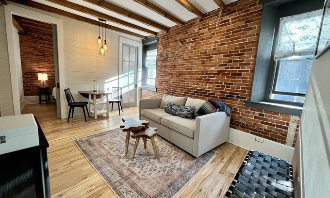 Portsmouth Appartement | Lovely 1-bedroom in downtown Portsmouth steps to everything!