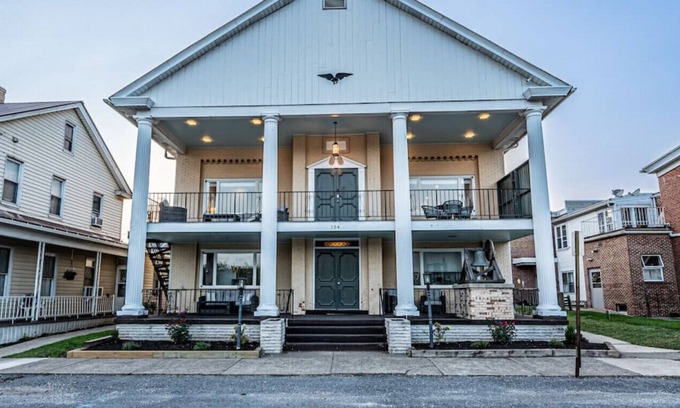 Loyalton Appartement | Lovely 1 bedroom with Free Parking, River Views