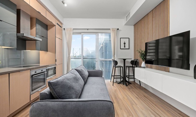 Toronto Entertainment District Copropriété | Lovely 1 BR Suite + Gym + Pool, MTCC, CN Tower
