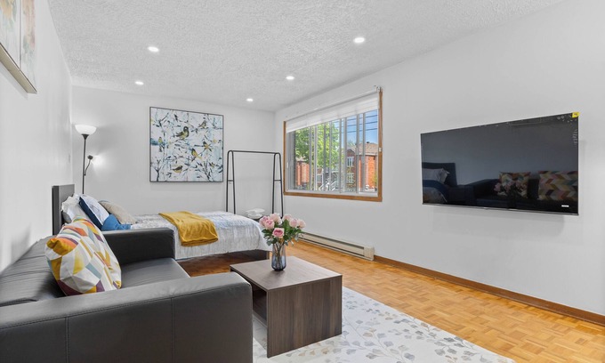 Anjou Appartement | Lovely 1Bedroom with Terrace-Near Metro Station