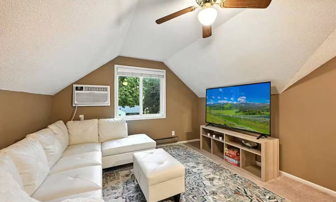 Maple Lake Appartement | Lovely 2-bedroom apartment with AC in Maple Lake