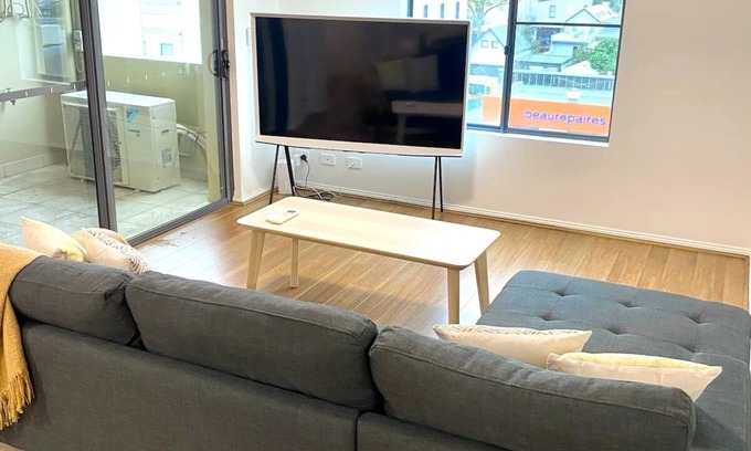 Petersham North Copropriété | Lovely 2 bedroom apartment with city views