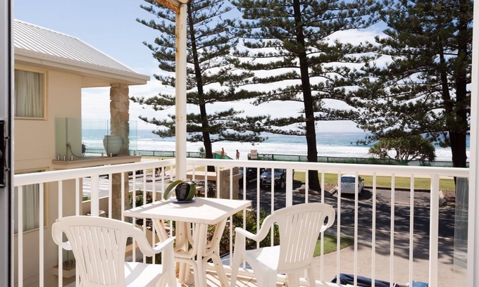 Miami Appartement | Lovely 2-bedroom beachfront unit with pool