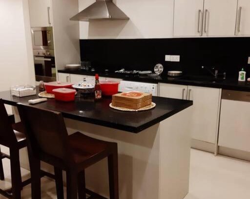 Kolonnawa Appartement | Lovely 2 bedroom condo with pool and gym