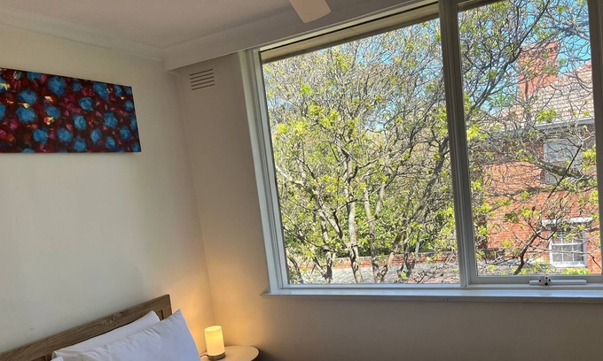 Toorak Appartement | Lovely 2 Bedroom Unit with HotTub,FreeWiFi Netflix