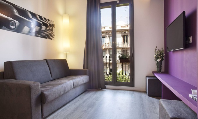 Hostafrancs Appartement | Lovely 2 bedroom with balcony next to Plaza España