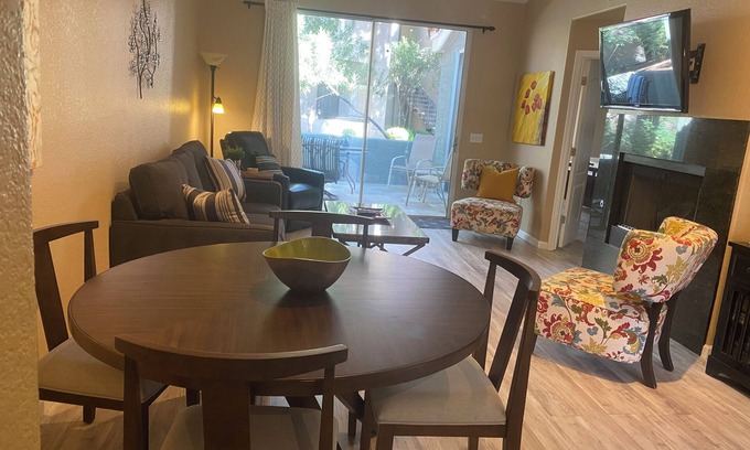 Deer Valley Copropriété | Lovely 2 Br, 2 Bath Condo in resort style, safe. 2 min to major roadways.
