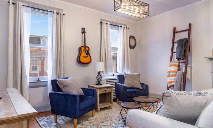 Lewisburg Appartement | Lovely 2 BR apt, free parking, downtown Lewisburg