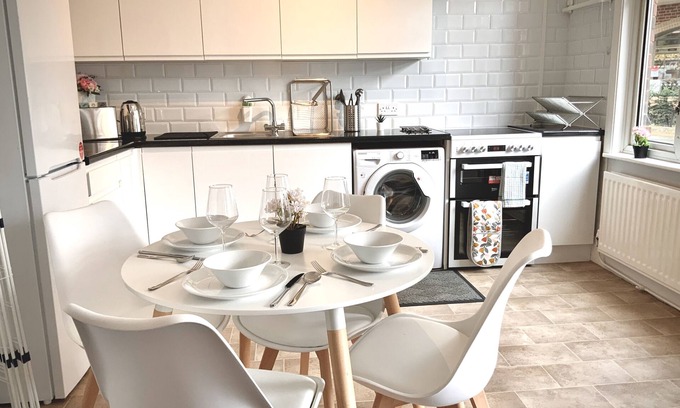 Stansted Cottage | BookedUK: Large Cosy Cottage