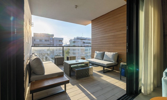 Ra'ananna Appartement | Lovely 3-bedroom apartment in Ra'anana with WiFi and AC