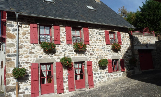 Valbeleix Maison | JOLIE MAISON DE CARACTERE "CLASSEE 3 ETOILES" PRES DE BESSE / SUPER BESSE