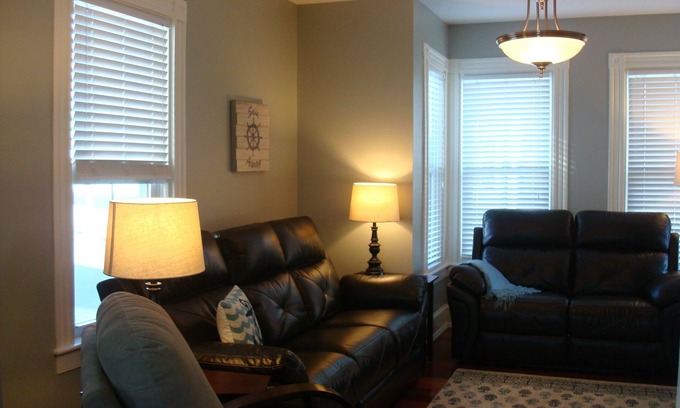 Portsmouth Copropriété | Beau condo de 4 chambres, 2 salles de bains. À distance de marche de tout ce qui est Portsmouth.