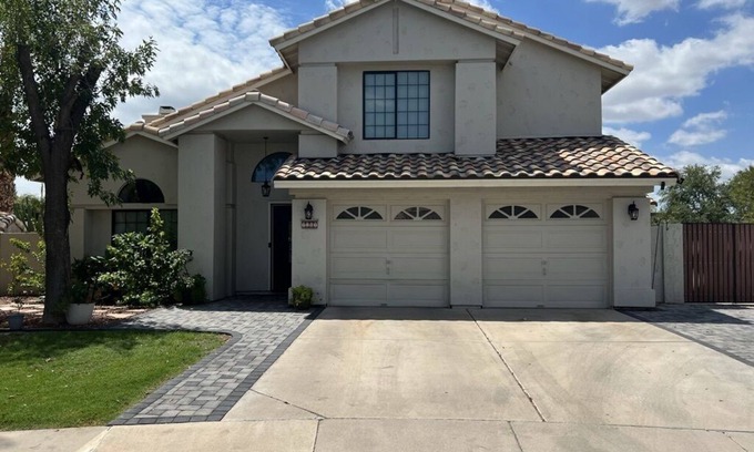 Val Vista Lakes Maison | Lovely 4 bedroom home with pool and extras!