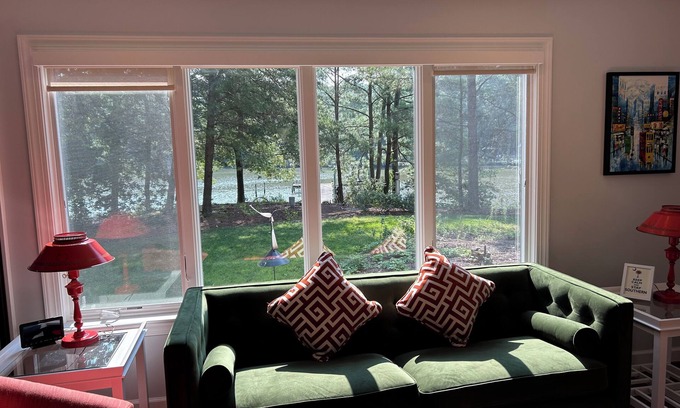 Mathews Maison | Lovely 4-bedroom house in Mathews on Stutts Creek with gourmet kitchen
