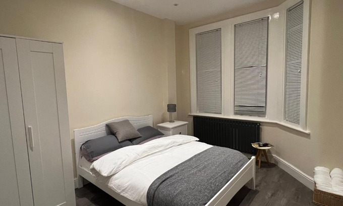 Tottenham Maison | Lovely 6 bedroom House 2 Minutes From Bruce Grove Within 10 Mins Walk To Tottenham Stadium