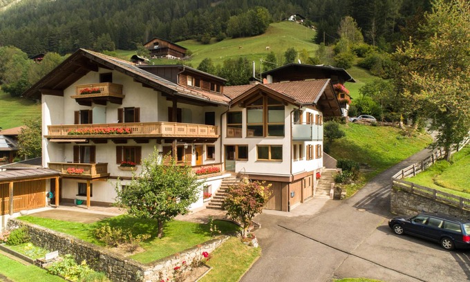 Matrei in Osttirol Appartement | Bel appartement avec balcon et local à skis