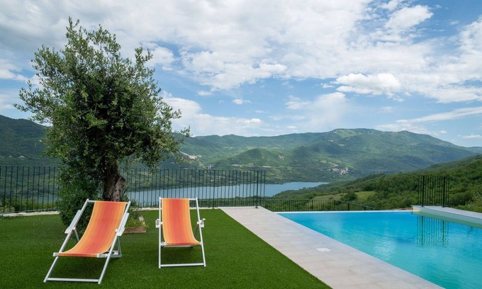 Villa Santa Maria Appartement | Joli appartement pour 4 personnes avec climatisation, piscine, WIFI, TV, balcon et animaux admis