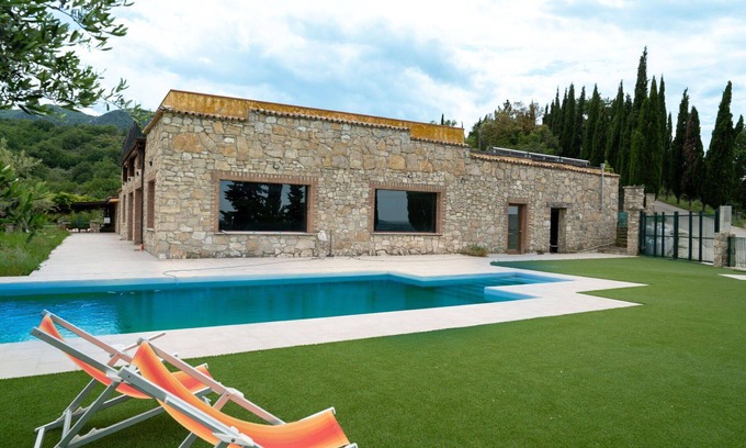Villa Santa Maria Appartement | Joli appartement pour 4 personnes avec climatisation, WIFI, piscine, TV, balcon et animaux admis