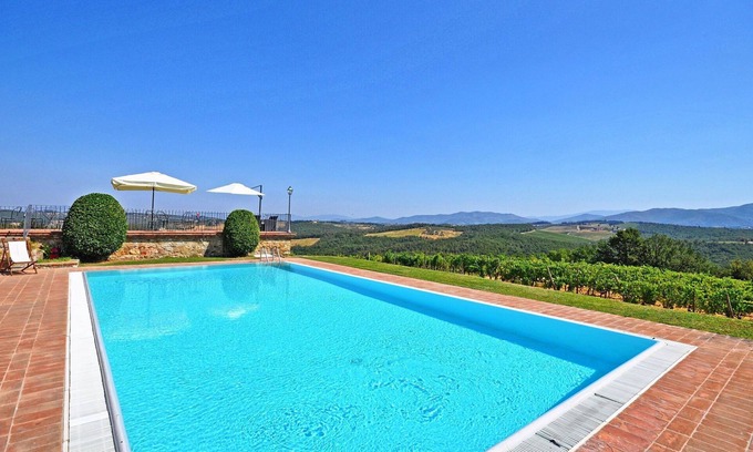 San Casciano in Val di Pesa Appartement | Bel appartement avec piscine, WIFI, TV, animaux admis, vue panoramique, près de Greve In Chianti