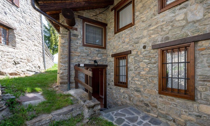 Sarre Appartement | Joli appartement pour 6 personnes avec TV et balcon, près de Aoste