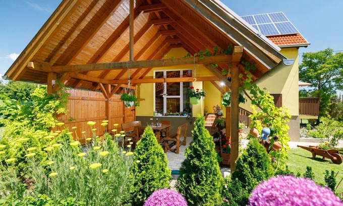 Velence Appartement | Agréable appartement pour 4 personnes avec climatisation, WIFI, TV, terrasse et parking