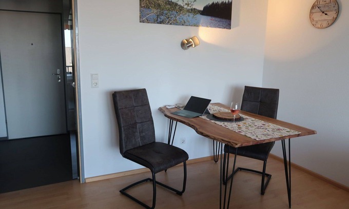 Hoechenschwand Appartement | Bel appartement pour 2 personnes avec piscine, WIFI, TV, balcon et animaux admis
