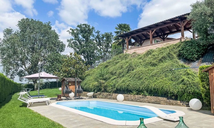 Portacomaro Appartement | Joli appartement avec piscine, WIFI, climatisation, terrasse, animaux admis et vue panoramique