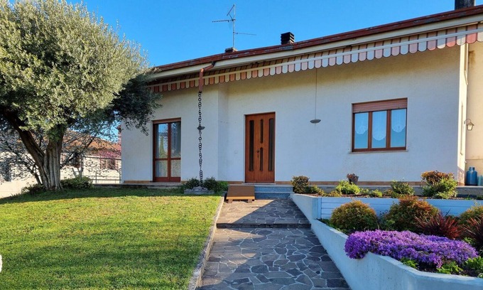 Sevegliano Appartement | Lovely apartment for 5 guests with WIFI, TV, patio and pets allowed