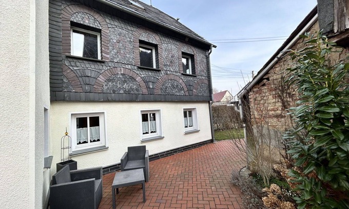 Grossschoenau Appartement | Joli appartement pour 12 personnes avec WIFI, bain à remous, TV, patio et animaux admis