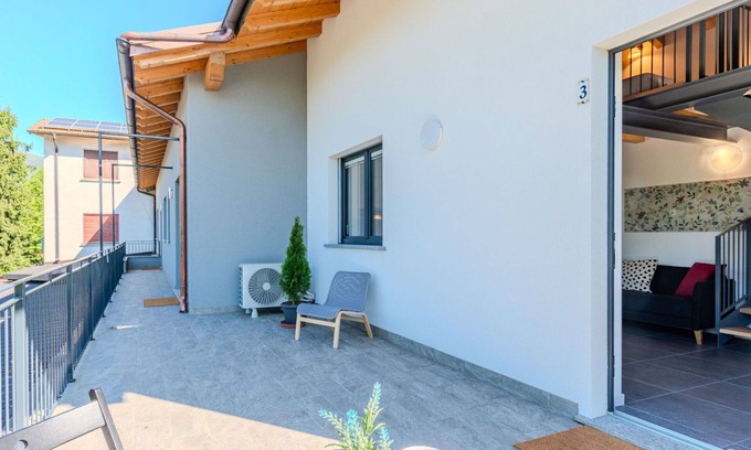 Dervio Appartement | Joli appartement avec climatisation, piscine, WIFI, TV, patio, vue panoramique et parking