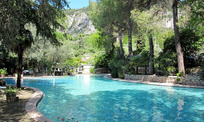Corno Appartement | Agréable appartement pour 5 personnes avec WIFI, piscine, TV, terrasse et parking