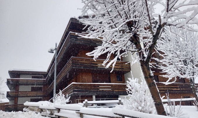 Alba Appartement | Lovely apartment for 5 guests with WIFI, hot tub, TV, balcony and parking