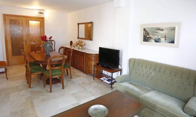 L'Ampolla Appartement | Lovely apartment for 6 guests with A/C, WIFI, TV, terrace, pets allowed and parking