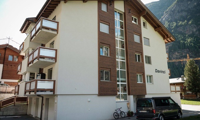 Taesch Appartement | Confortable appartement pour 6 personnes avec WIFI, TV et balcon