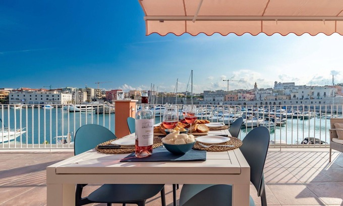 Bisceglie Appartement | Agréable appartement pour 6 personnes avec climatisation, WIFI, TV, terrasse et vue panoramique