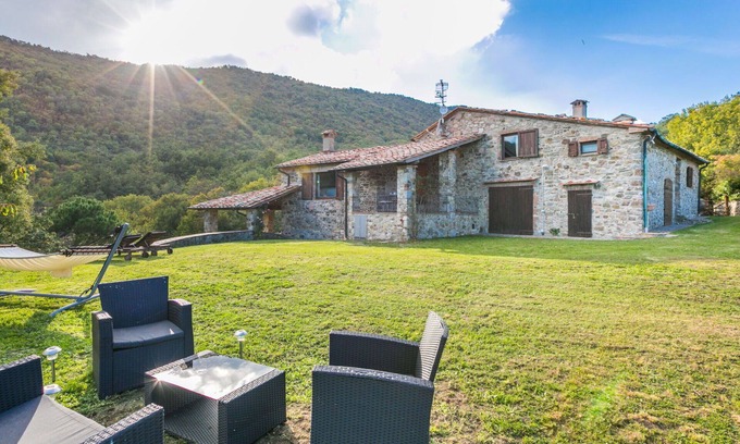 Montieri Appartement | Confortable appartement pour 5 personnes avec WIFI, TV, terrasse, animaux admis et parking