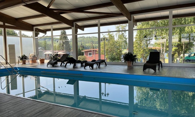 Bad Emstal Maison | Bel appartement dans une maison de vacances avec WIFI, piscine, TV, terrasse et animaux admis
