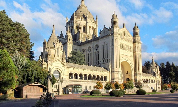 Victot - Pontfol Maison | Bel appartement dans une maison de vacances avec WIFI, piscine, TV, patio et animaux admis