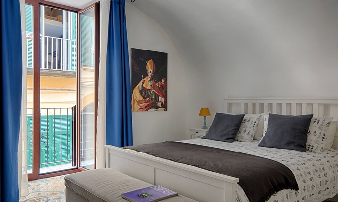 Vittorio Emanuele Appartement | Lovely apartment near via dei Mille - Chiaia area